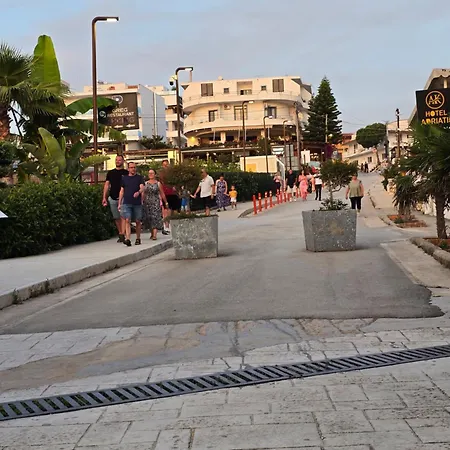 Elio's ホテル クサミル