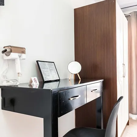 Elio's ホテル クサミル