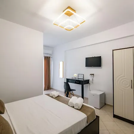 Elio's 3* クサミル